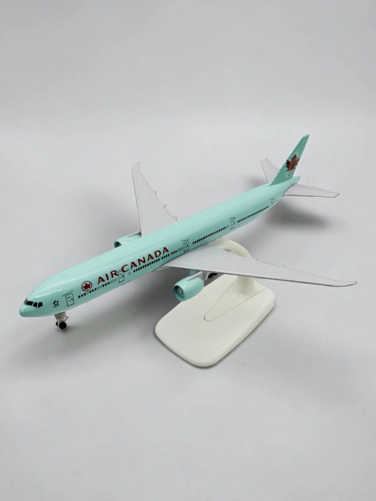 Aircraft 'Air Canada Boeing 777 Metal Diecast Airplane 20cm' Scale C-F I T W With Display Stand And Landing Wheels ( No.319) - Image 5