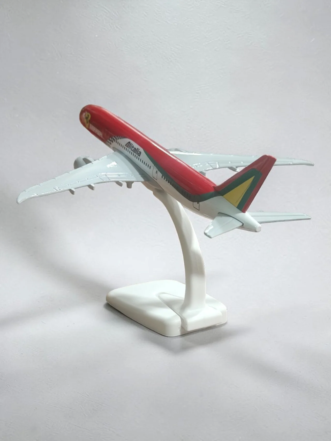 Aircraft 'Ferrari Alitalia Airlines Boeing 787 Display Stand With Landing Wheels 20cm Scale (No.310) - Image 4