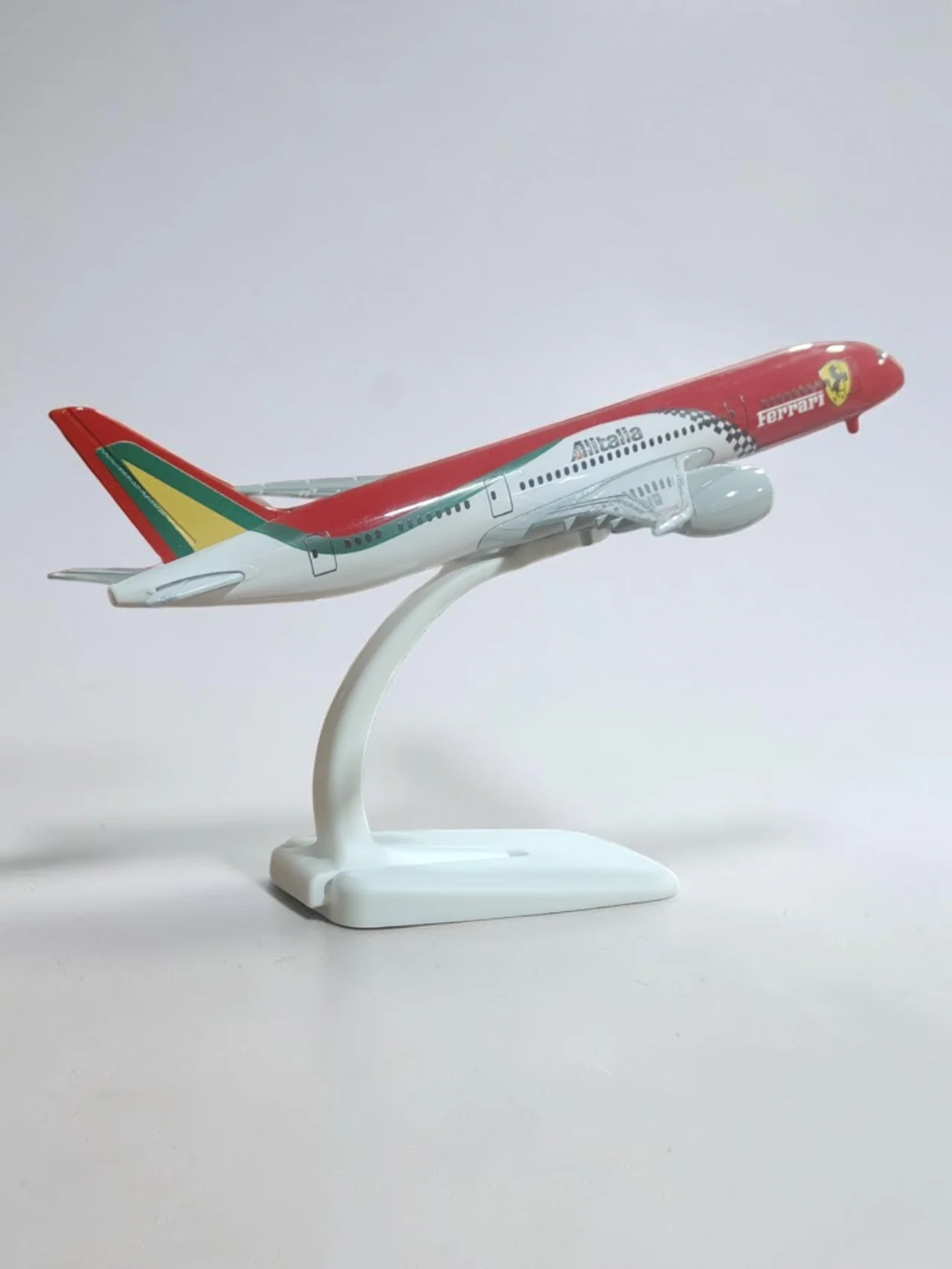 Aircraft 'Ferrari Alitalia Airlines Boeing 787 Display Stand With Landing Wheels 20cm Scale (No.310) - Image 5