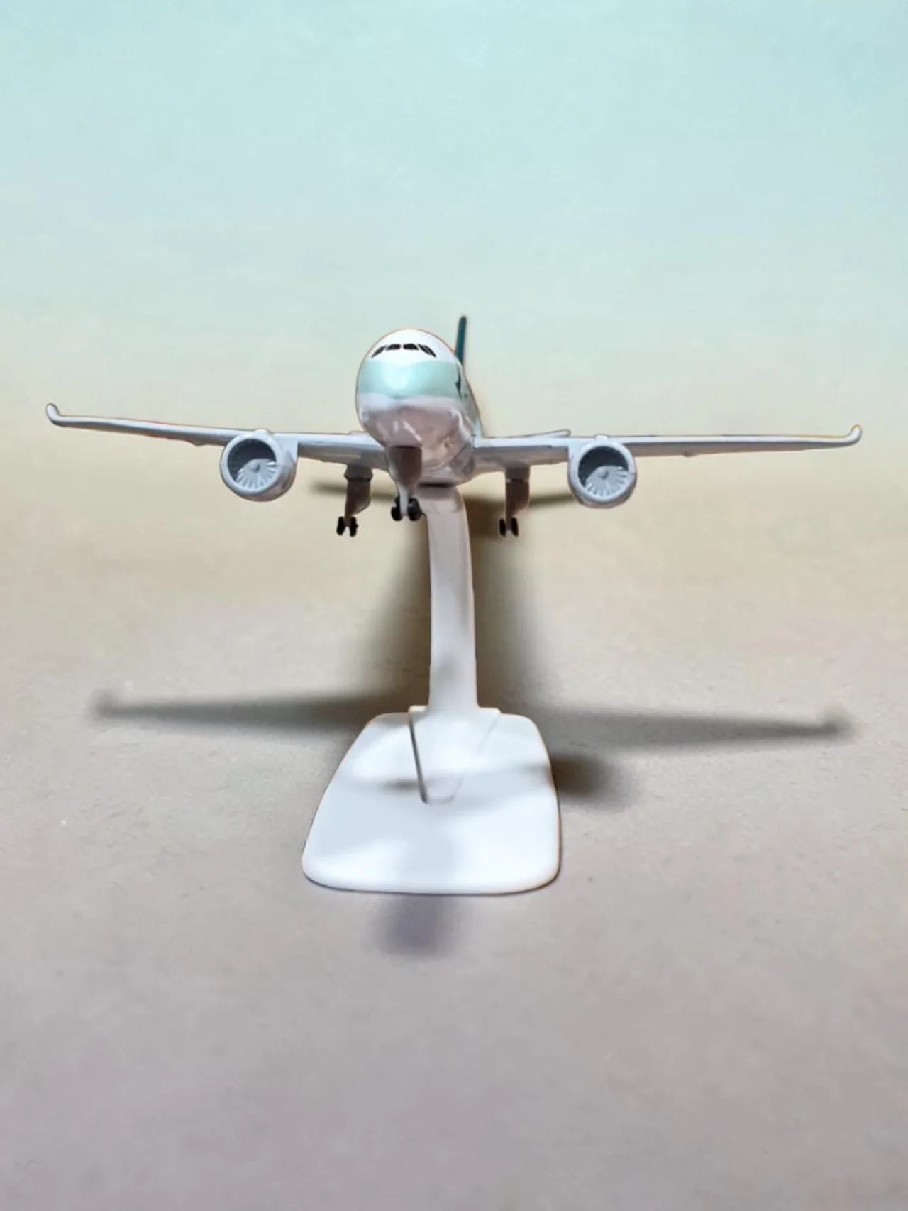 Aircraft Cathay Pacific Airbus A350 Diecast Airplane B-LRV Display Stand With Landing Wheels 20cm Scale (No.324) - Image 6