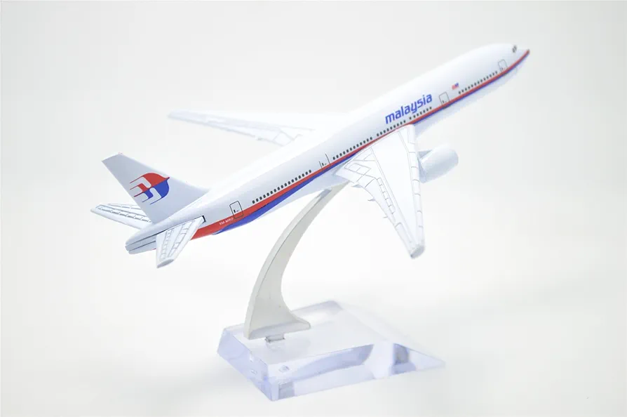 Aircraft Model TANG DYNASTY 16cm B777 Malaysia Airlines Metal Airplane Model ( code 136 ) - Image 4
