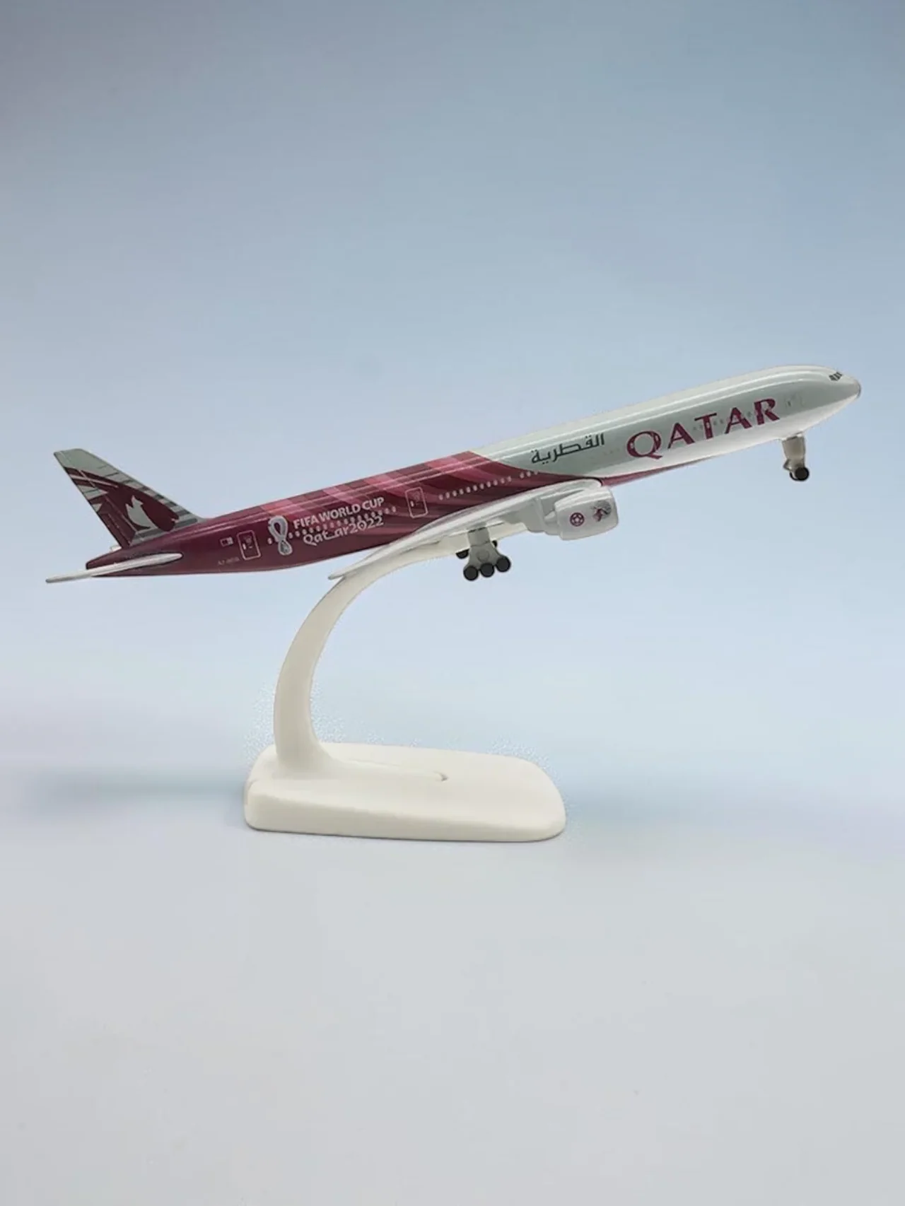 Aircraft 'Qatar Fifa World Cup Qatar2022 A7-BEB Diecast 20cm' Scale Airplane (No.315) Display Stand With Landing Wheels - Image 4