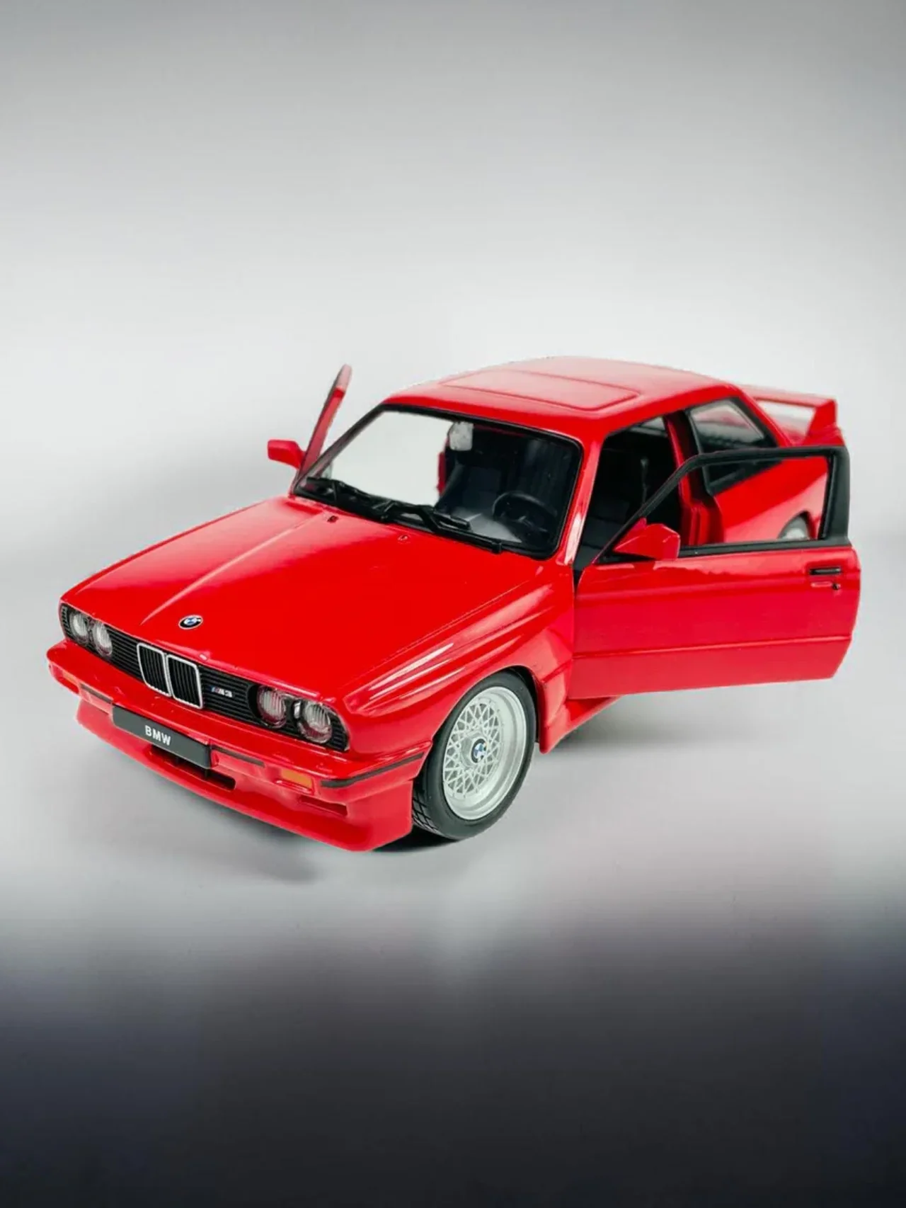 Bburago 1988 BMW 3 Series M3 Important 1:24 Sca - Image 6