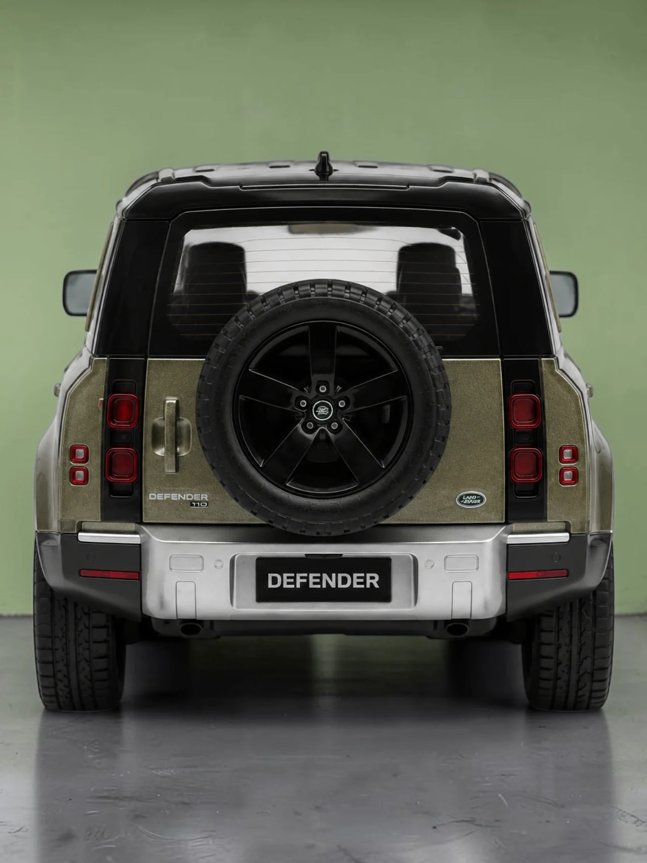 Bburago '2022 Land Rover Defender 110 Die Cast Model Car 1:24 Scale with Openable Doors – Metal Body Collectible - Image 3