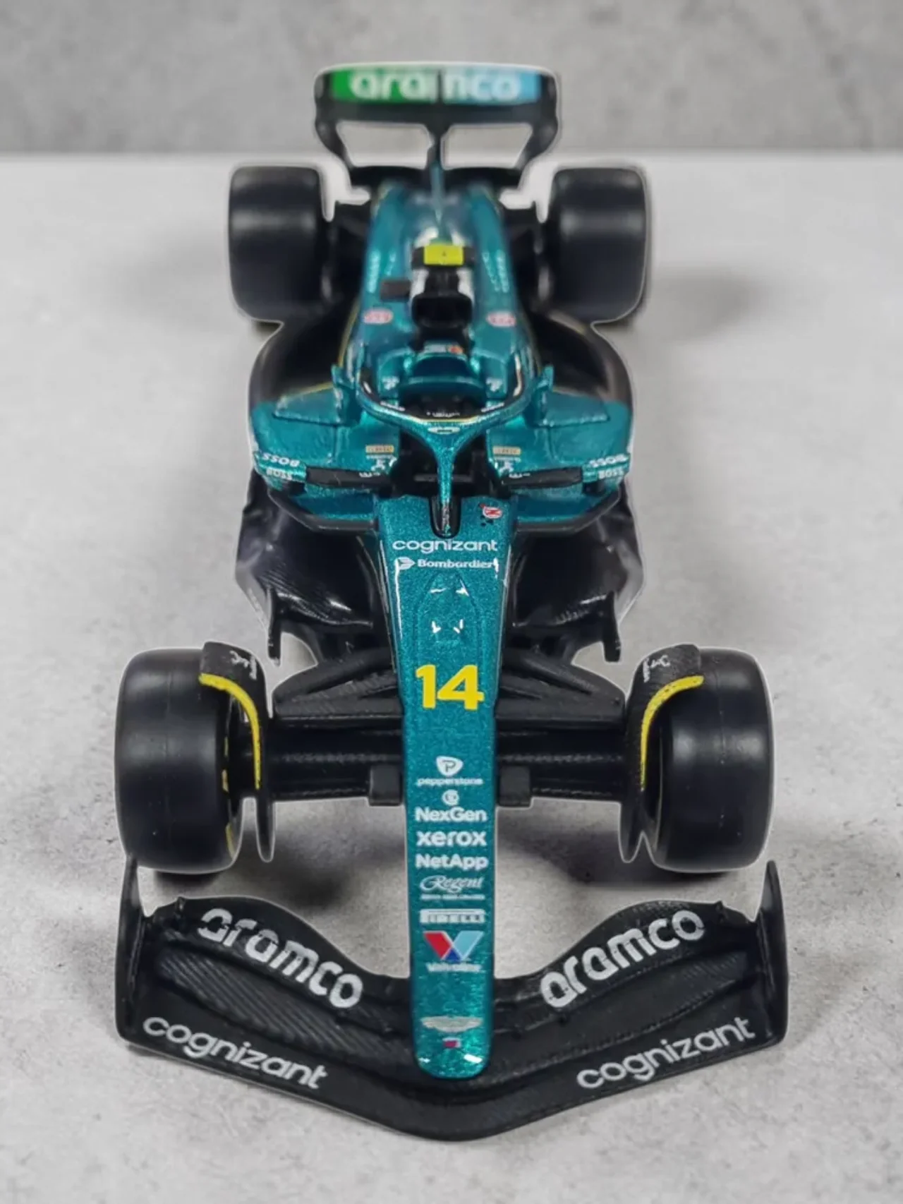 Bburago Aramco 'Aston Martin AMR25 - Fernando Alonso No.14 Formula 1 Imported Diecast 1:43 Scale - Image 9