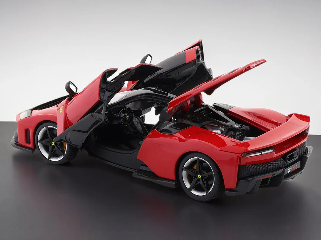 Bburago 'Ferrari F80 With Acrylic Case Imported 1:24 Scale Diecast Model - Image 9