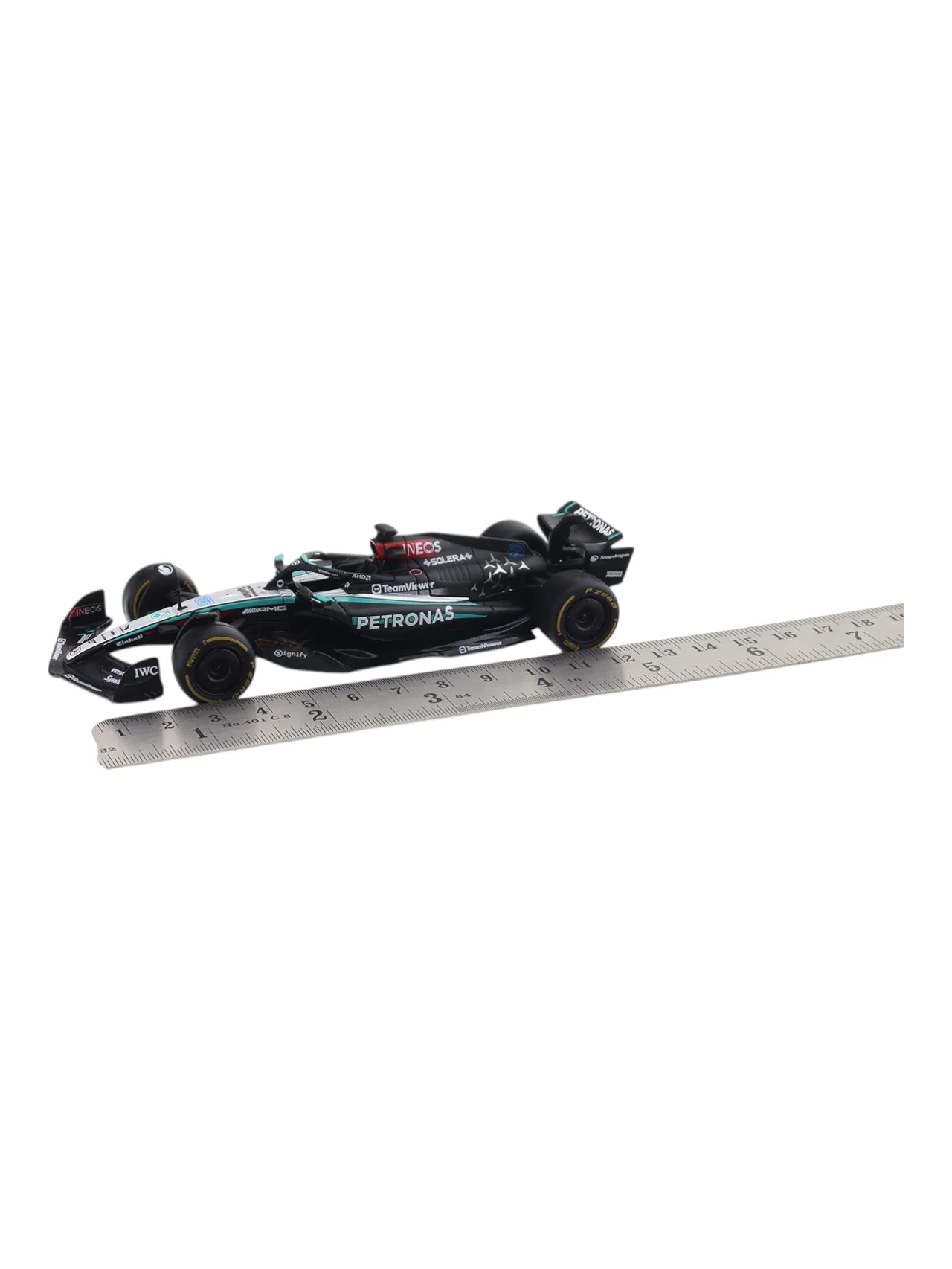 Bburago MERCEDES AMG PETRONAS 2024 Formula 1 (F1) W 15 E Performance no. 63 George Russell 1:43 (With Acrylic Case) - Image 3