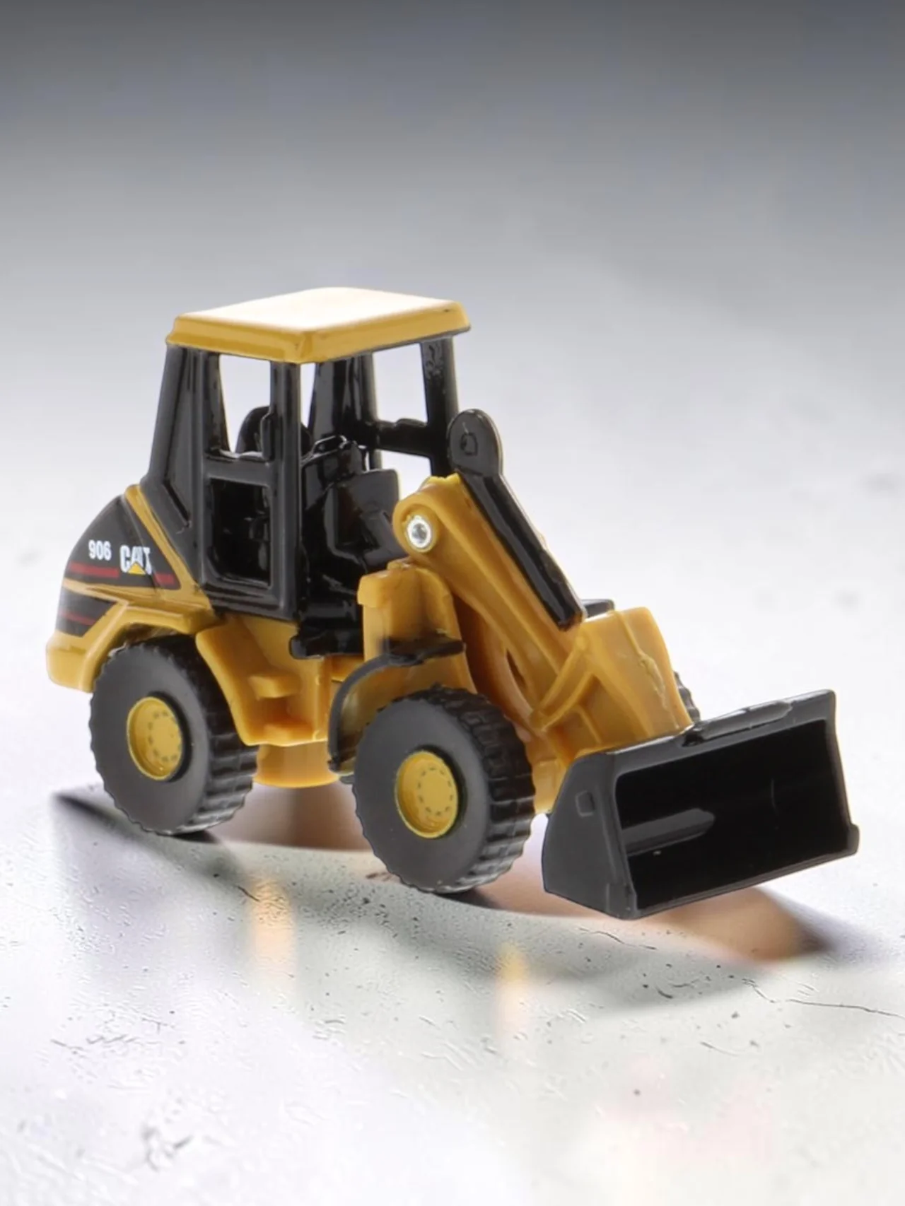 CAT 906 Wheel Loader 1:86 Scale Diecast Construction Model Toy | Premium Miniature Collectible with Display Base - Image 4