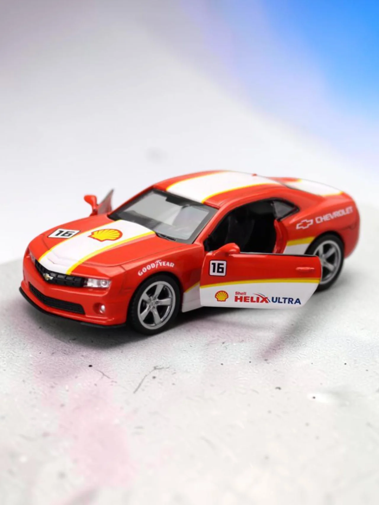 CCA 1:43 Chevrolet Camaro SS Shell Helix Ultra Racing Edition Diecast Model Car – Red/White - Image 2