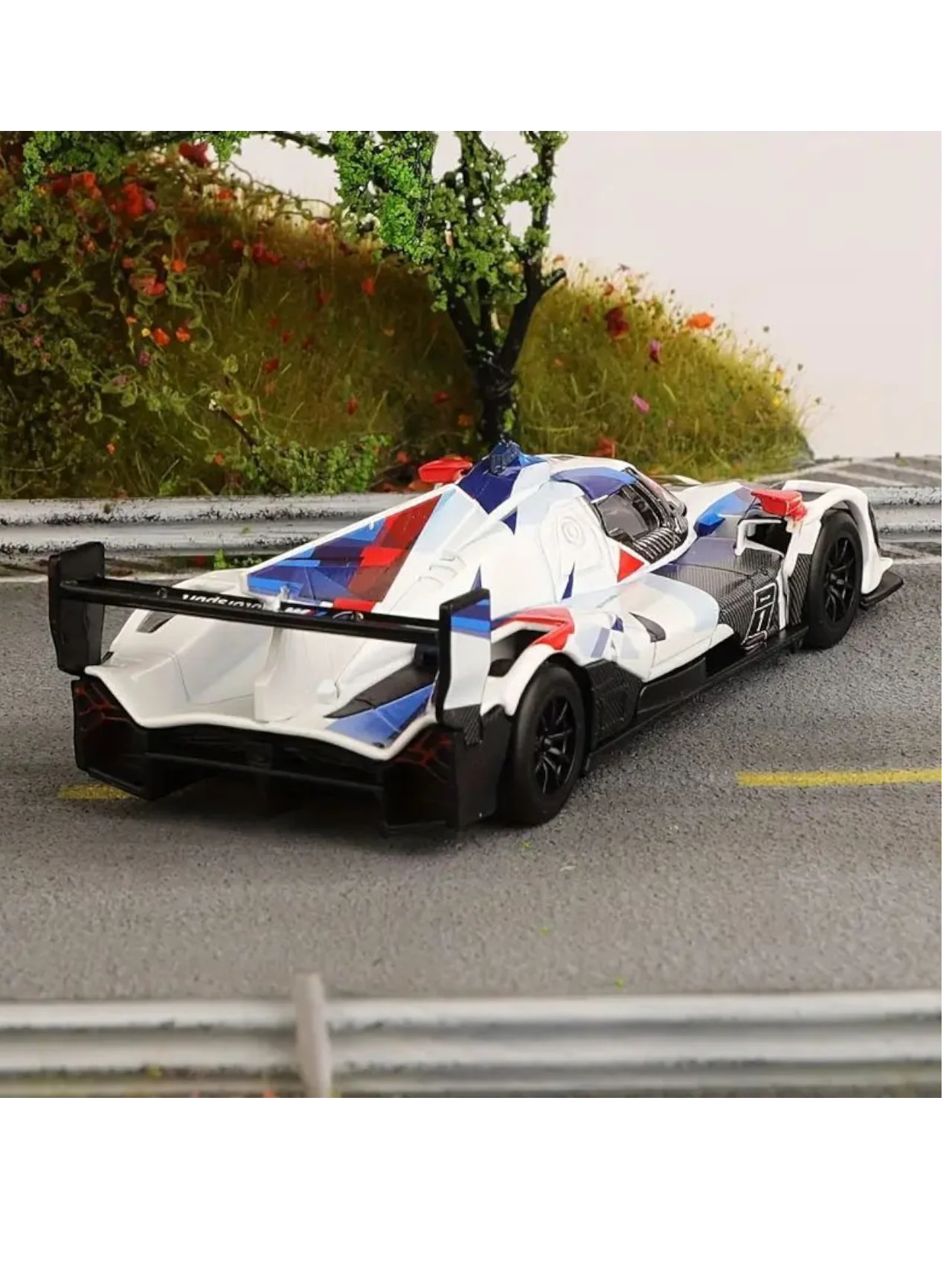CCA 'BMW M Hybrid V8 1:45 Scale Diecast (With Acrylic Case) - Image 6
