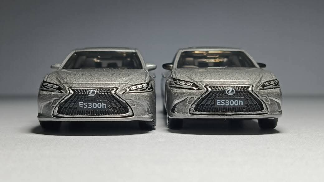 CCA Lexus ES300h Luxury Die-Cast Model Car 1:64 Scale L01-01 - Image 4