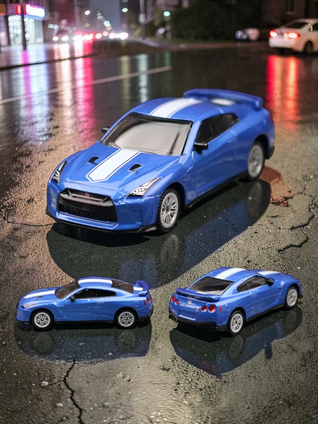 CCA Nissan GT-R (R35) Blue 1:64 Scale Diecast Model S03-01 - Image 5