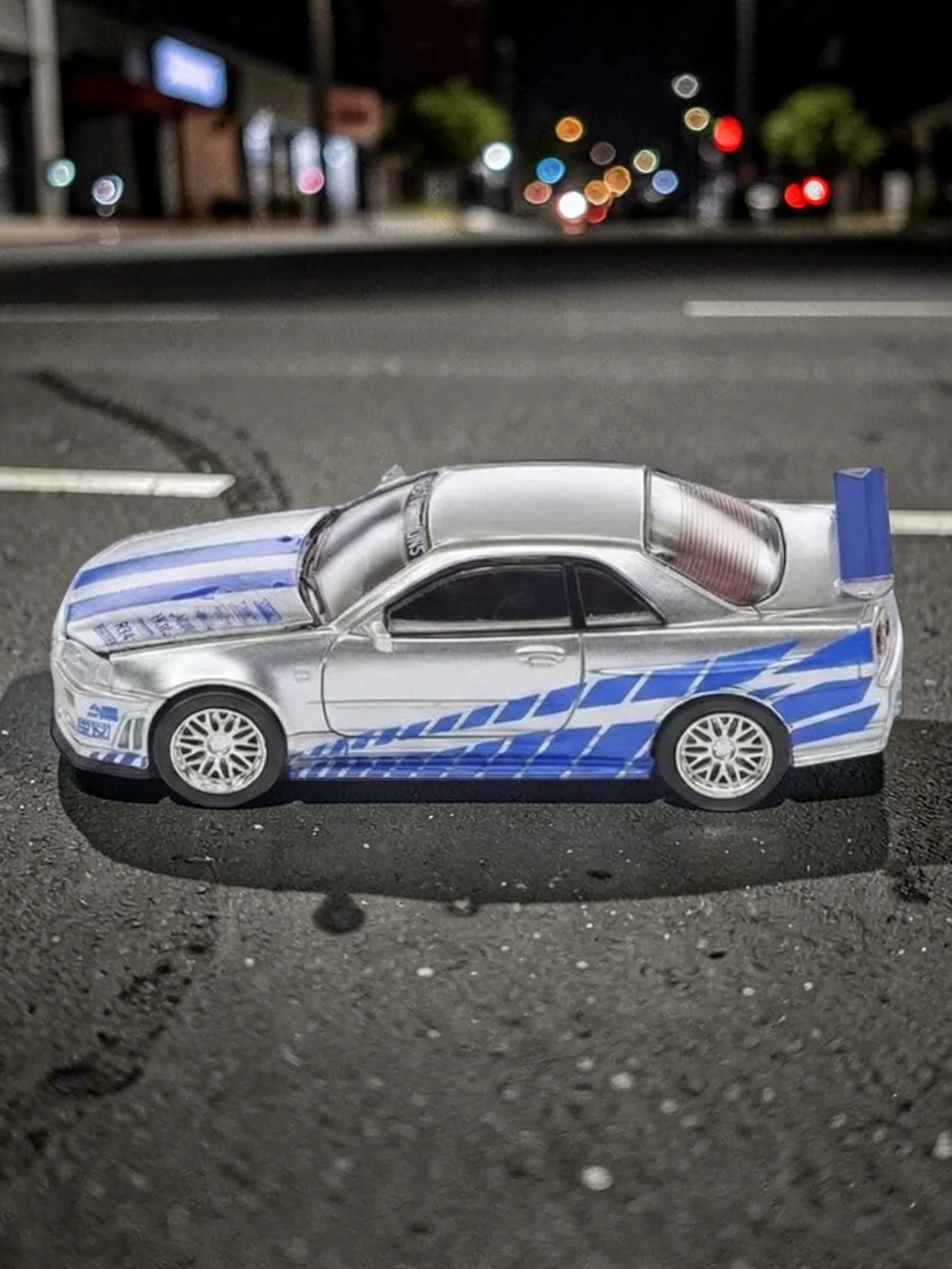 DEMON KING DKA-054 SKYLINE GTR-R34-Legendary JDM Diecast Model (1:64Scale) - Image 2