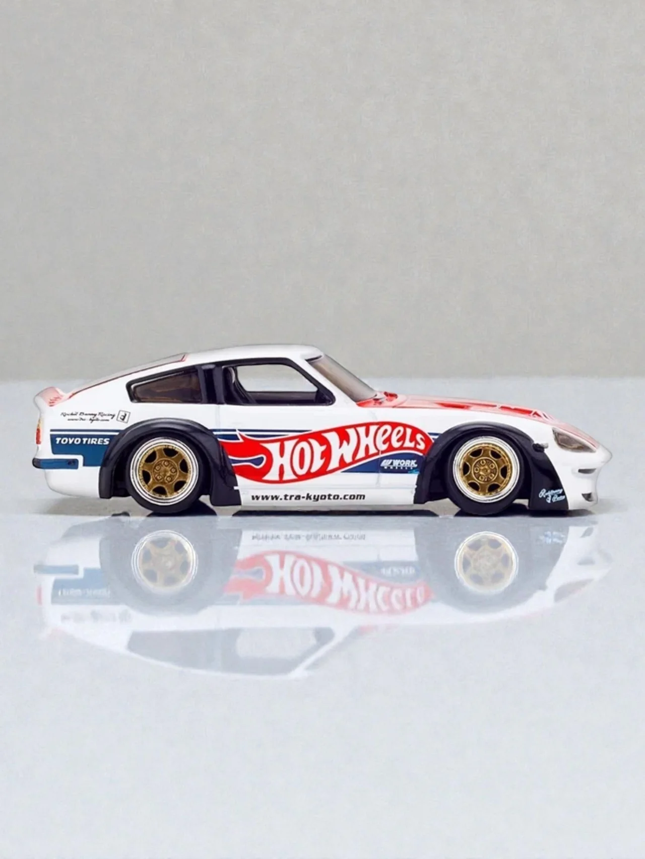 Hotwheels elite 64 RLC Pandem DATSUN 280ZX (With Protector) 1:64 Scale - Image 2