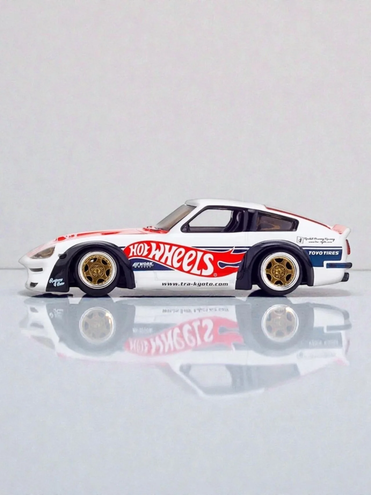 Hotwheels elite 64 RLC Pandem DATSUN 280ZX (With Protector) 1:64 Scale - Image 3