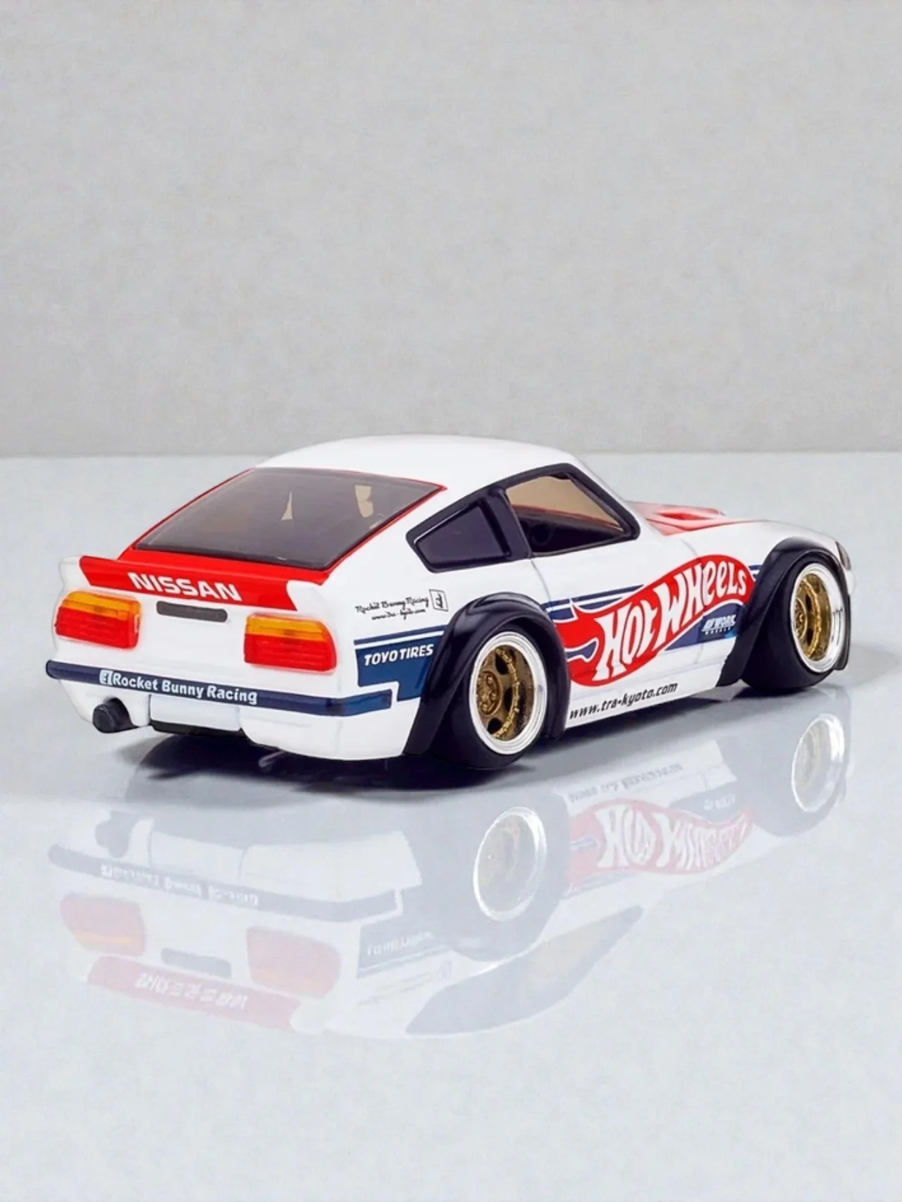 Hotwheels elite 64 RLC Pandem DATSUN 280ZX (With Protector) 1:64 Scale - Image 4