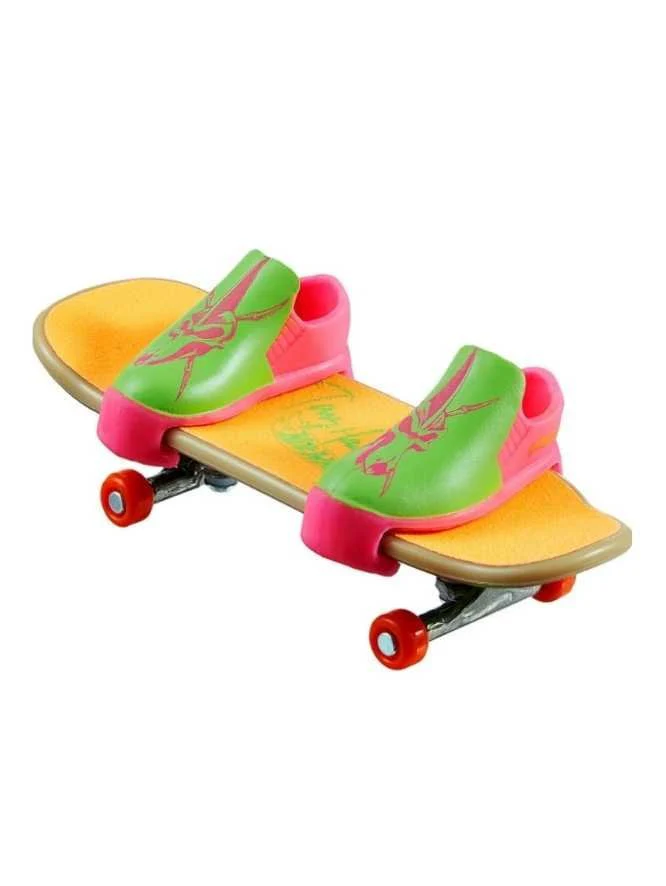 EXCLUSIVE Hotwheels Skates Rockster &amp; Howlan - Image 2