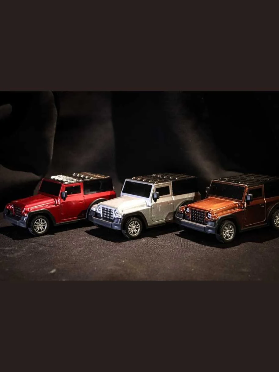 EXCLUSIVE thar Scale 1:32 cherry Red - Image 4