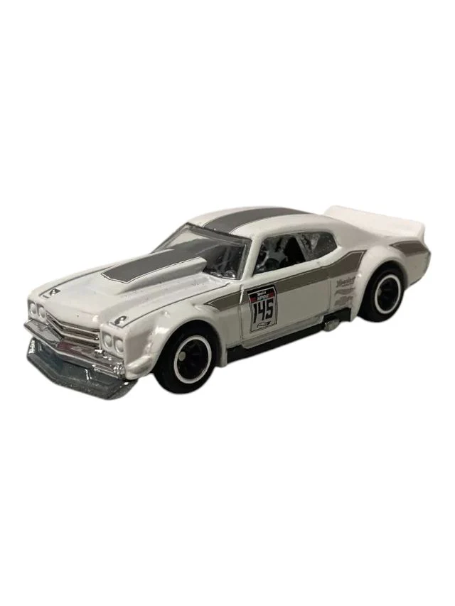 HotWheels Car Culture Track Day '70 Chevy Chevelle Imported Card Art Mainline (blister little crack car mint condition)1:64 Scale - Image 3