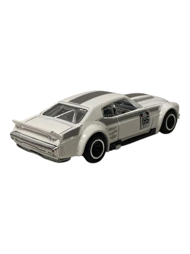 HotWheels Car Culture Track Day '70 Chevy Chevelle Imported Card Art Mainline (blister little crack car mint condition)1:64 Scale - Image 5