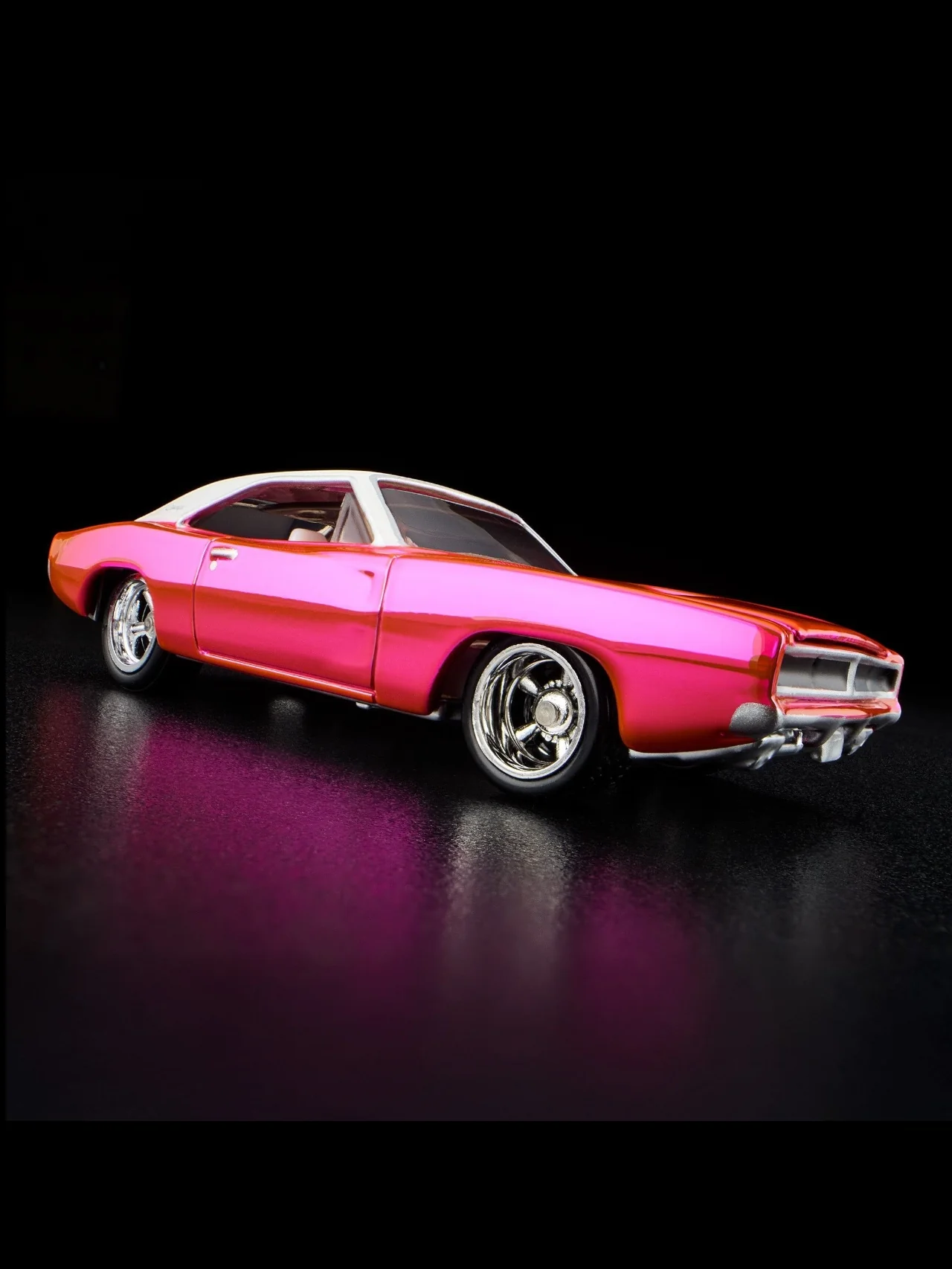 HotWheels Club Exclusive 1969 Dodge Charger R/T RLC 1:64 Scale (With Protector) - Image 4