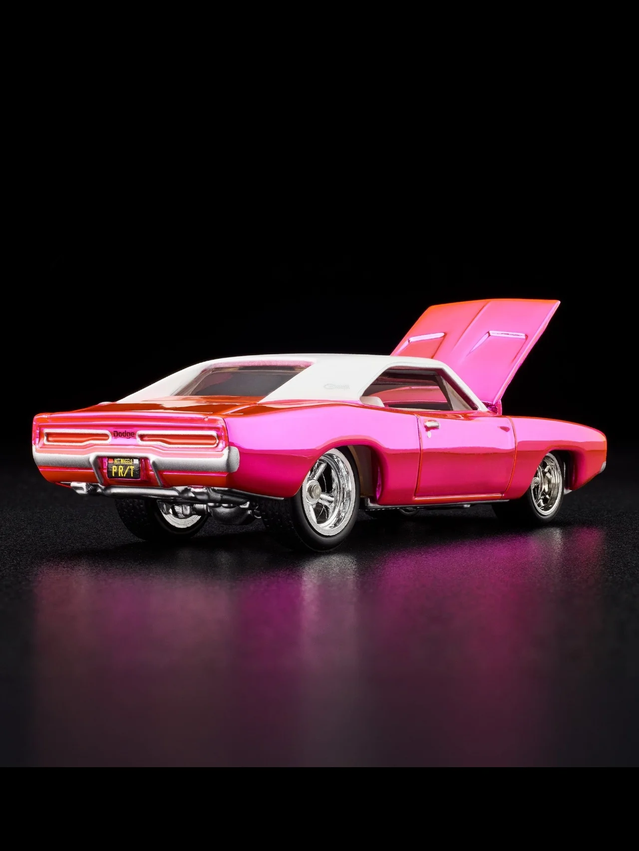 HotWheels Club Exclusive 1969 Dodge Charger R/T RLC 1:64 Scale (With Protector) - Image 9