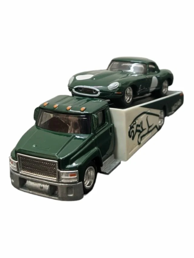 Hotwheels jaguar lightweight e type team transport loose car - Image 2