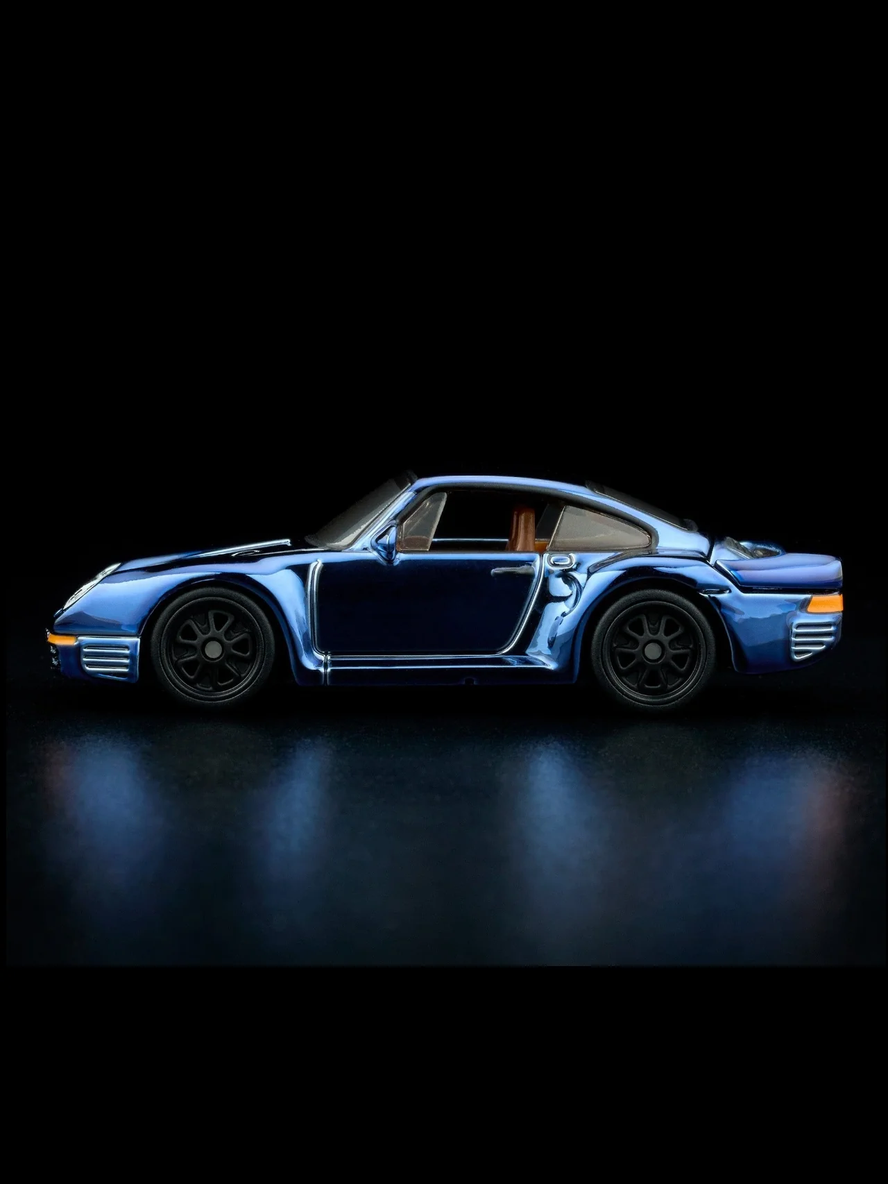 HotWheels Porsche 959 RLC 1:64 Scale (With Protector) - Image 7