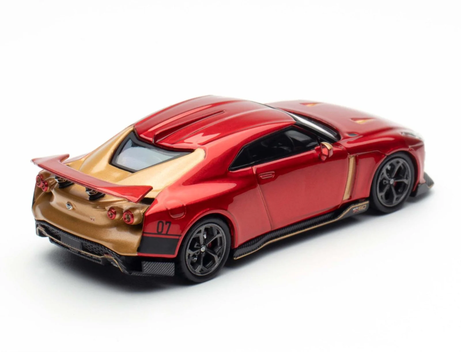 INNO64 Nissan GT-R (R50) 1:64 Scale Metal Diecast IN64-R50-RED - Image 3