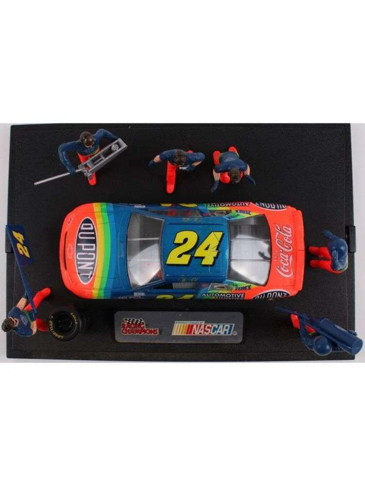 Jeff Gordon NASCAR 1995 #24 DuPont 1:24 Action Die Cast Car Pit Stop Show Case - Image 3