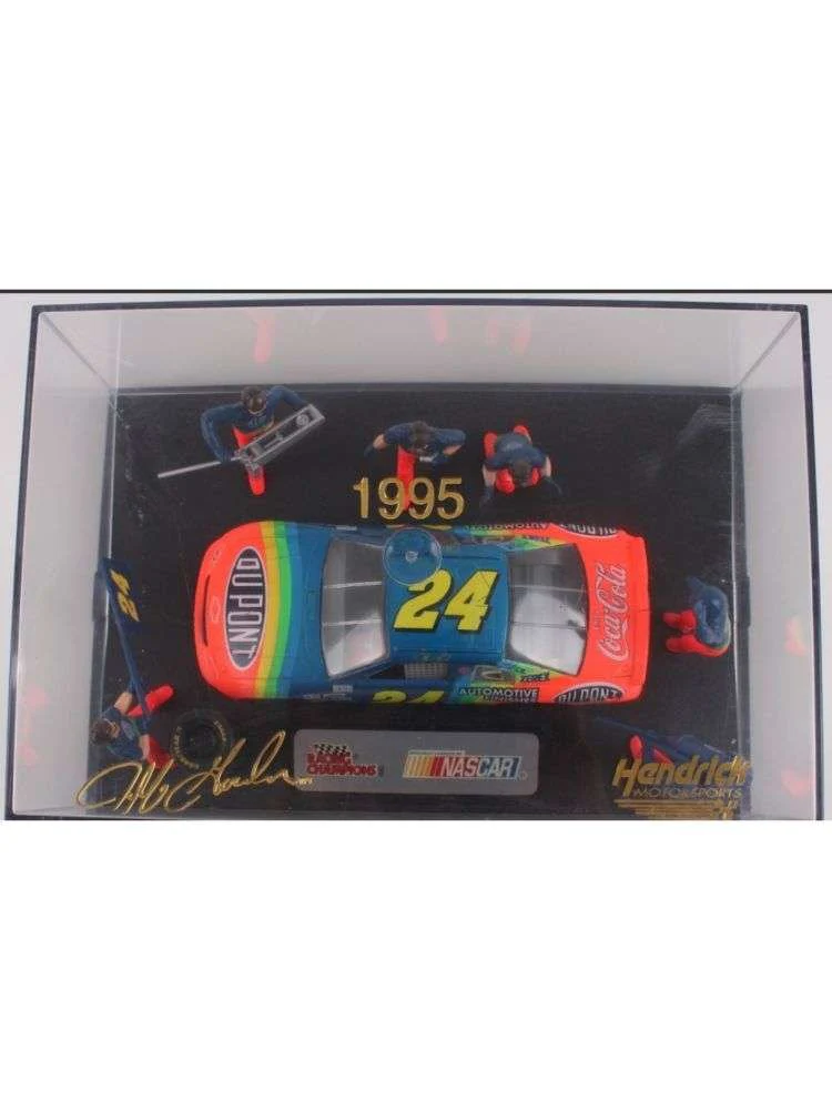 Jeff Gordon NASCAR 1995 #24 DuPont 1:24 Action Die Cast Car Pit Stop Show Case - Image 4
