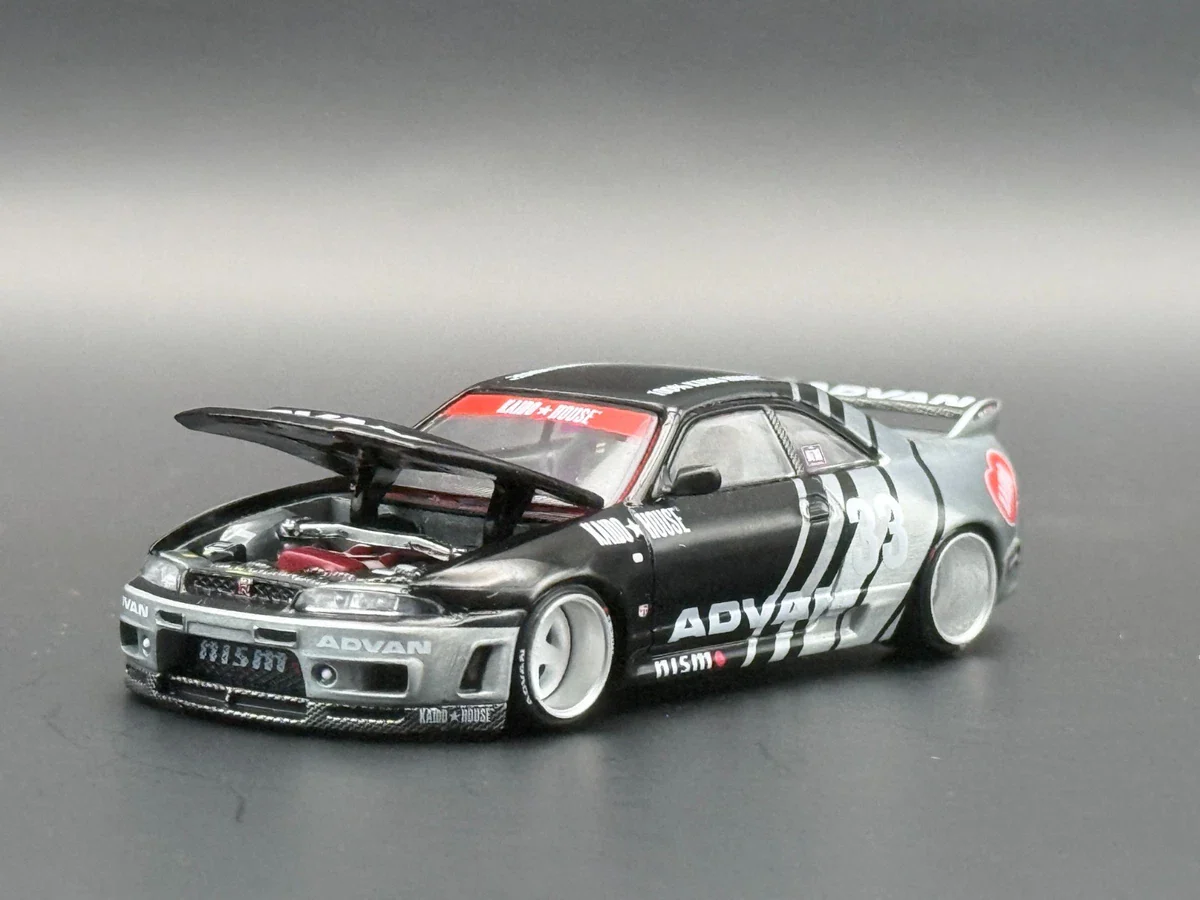 Kaido House x Mini GT Nissan Skyline GT-R (R33) Kaido Works ADVAN (#191) 1/64 Scale - Image 5
