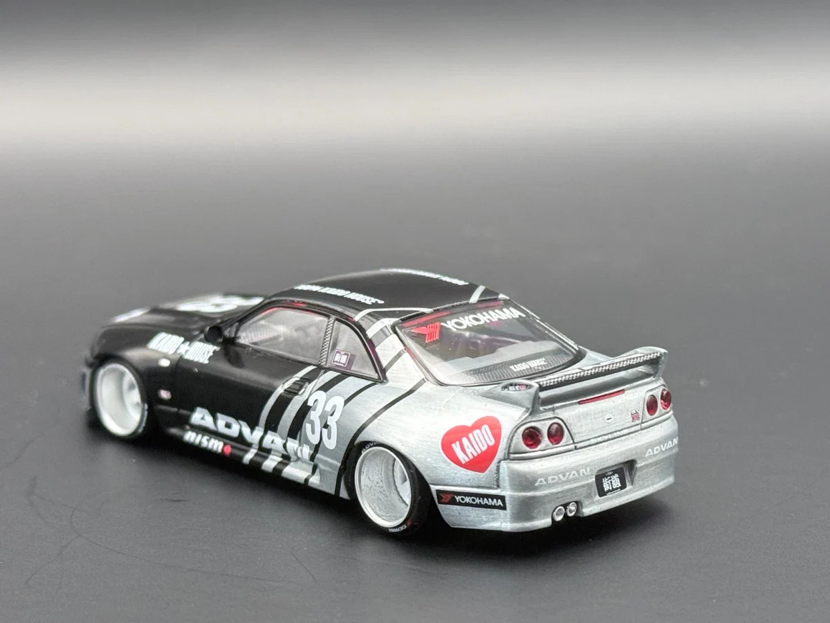 Kaido House x Mini GT Nissan Skyline GT-R (R33) Kaido Works ADVAN (#191) 1/64 Scale - Image 7