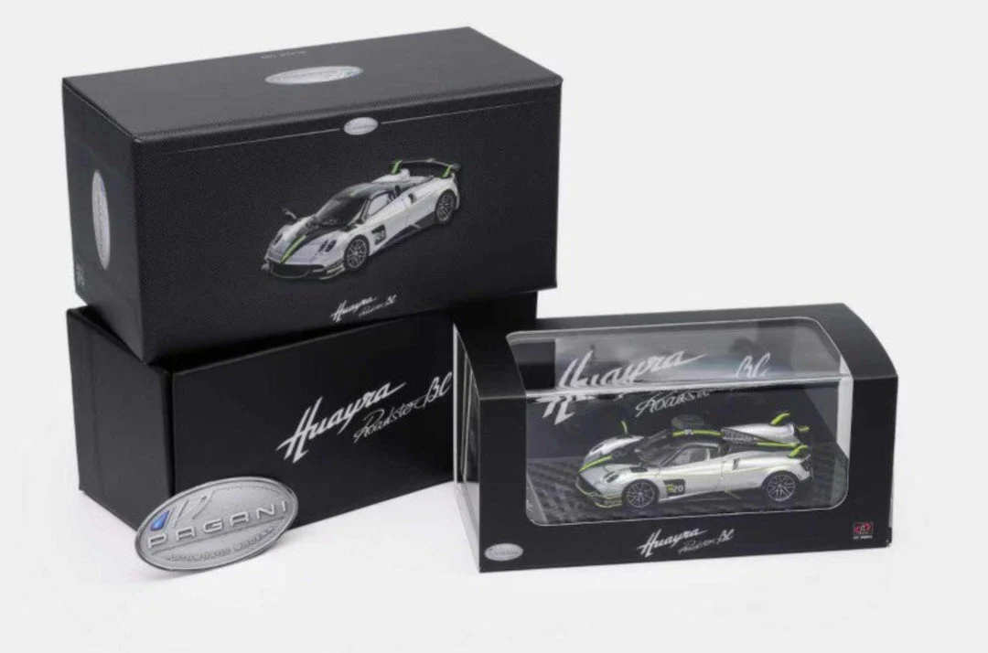 LCD Model Pagani Huayra Roadster Silvia Green Diecast Model Premium 1:64 Scale - Image 2