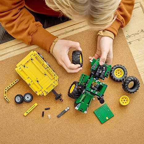 LEGO Technic 42136 john deere 9620r 4wd Tractor - Image 5
