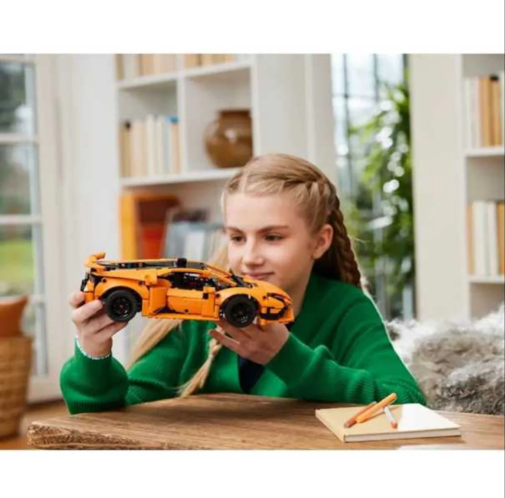 LEGO Technic 42196 Lamborghini Huracan tecnica orange - Image 5