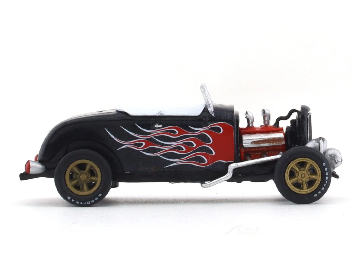 M2 Machines FORD 1932 Ford Roadster 1:64 Scale - Image 10