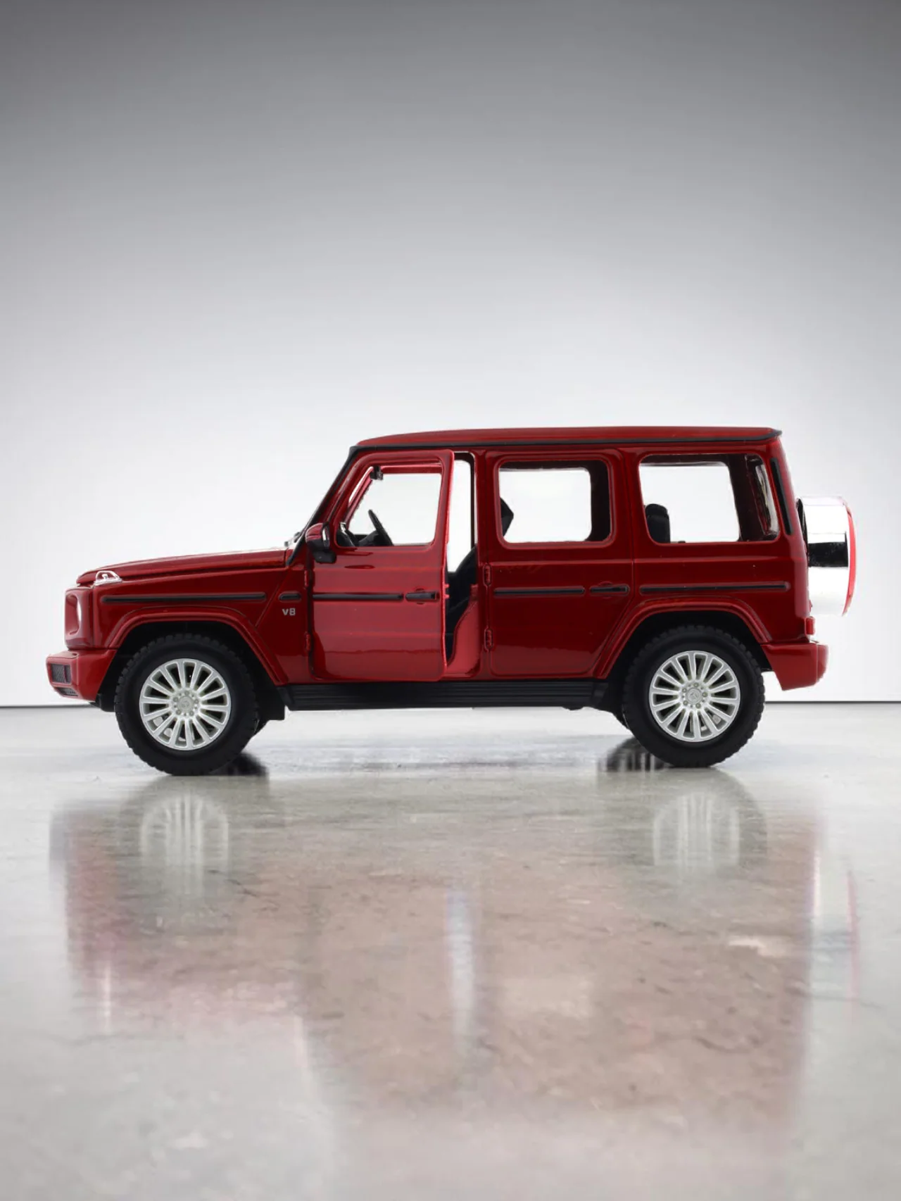 Maisto 2019 Mercedes benz G Class Imported 1:25 Scale die-cast Model - Image 12