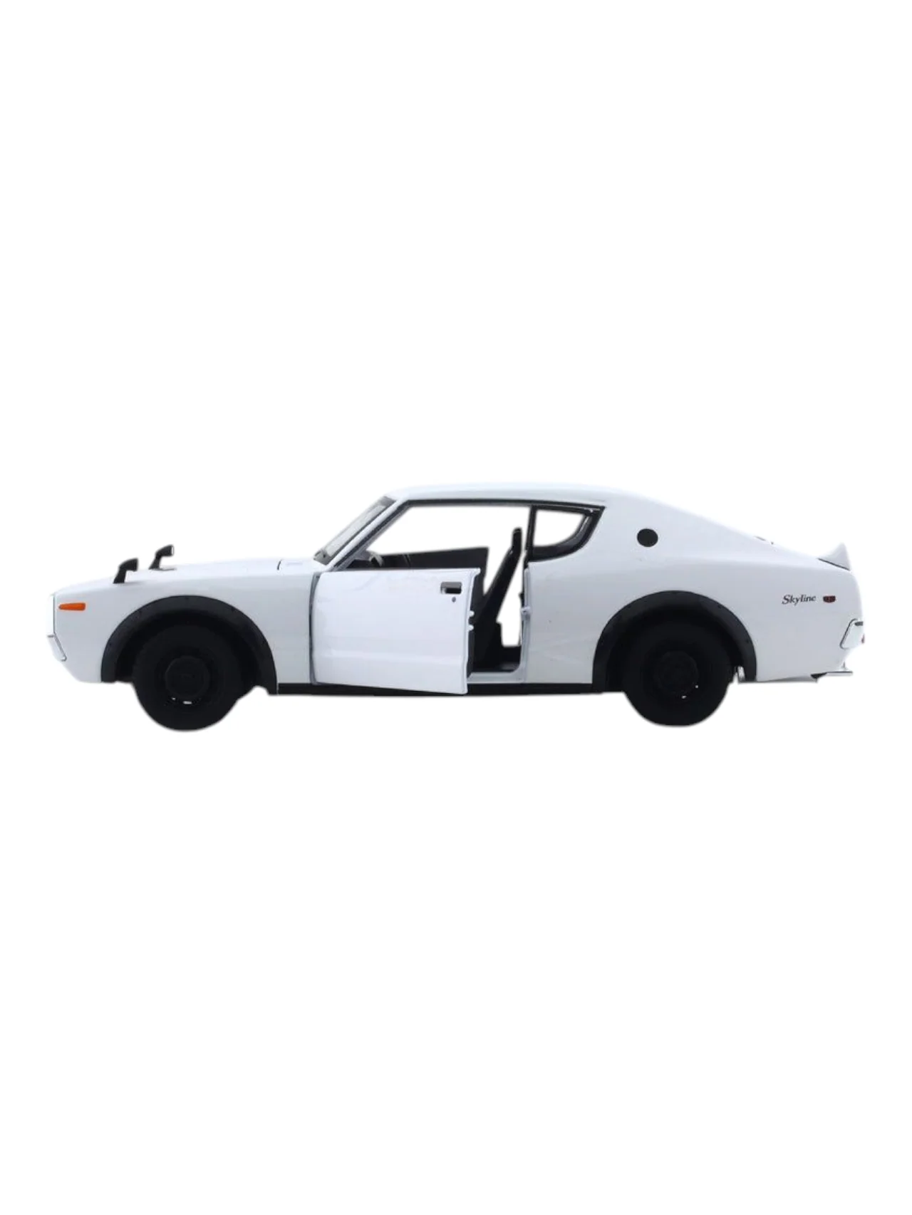 Maisto Collectors Collection 1973 Nissan Skyline 2000GT-R (KPGC110) Diecast 1:24 Scale (Blister Damaged) - Image 6