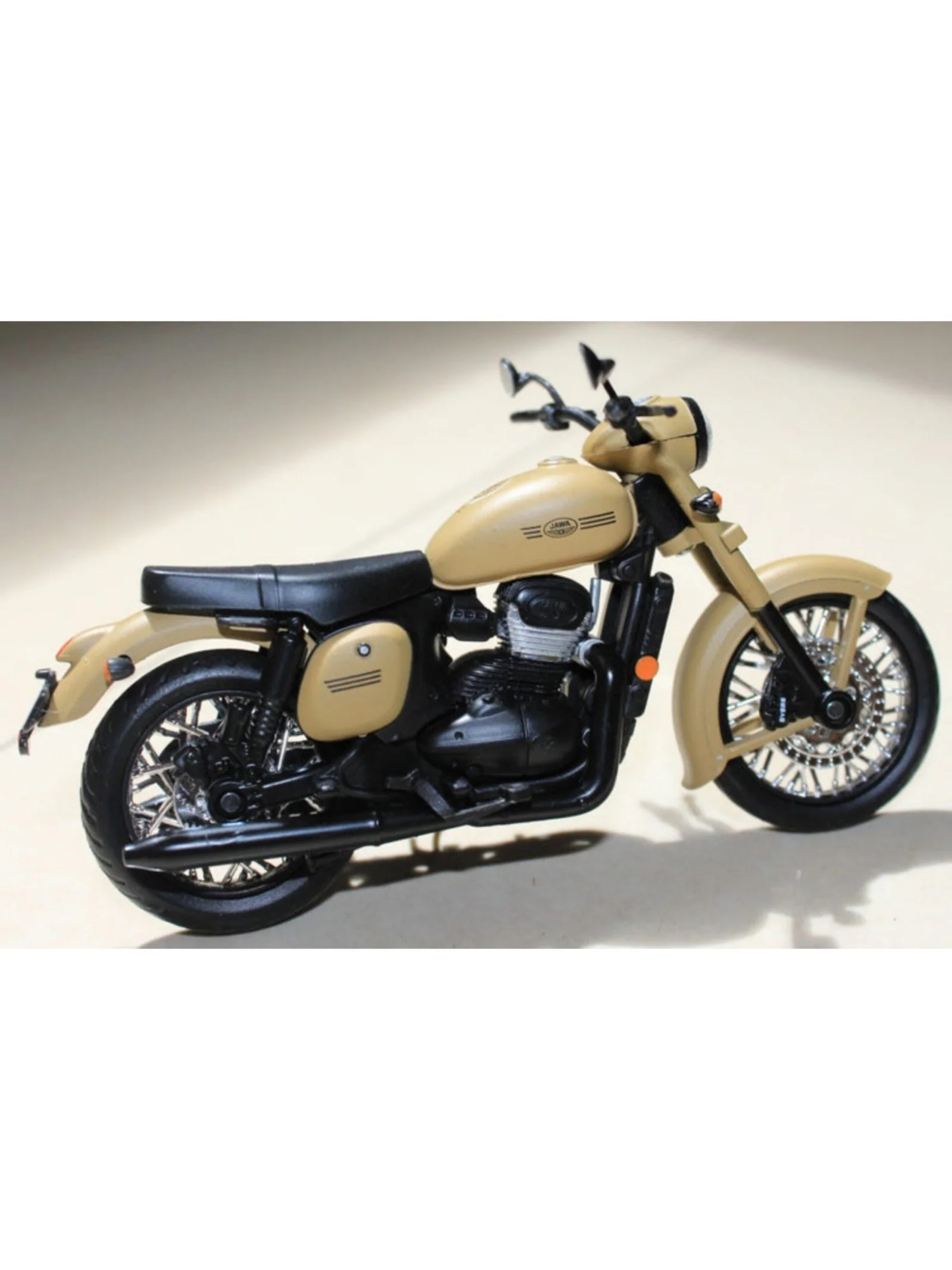 Maisto Jawa Midnight Brown Miniature Model Bikes 1:18 - Image 5