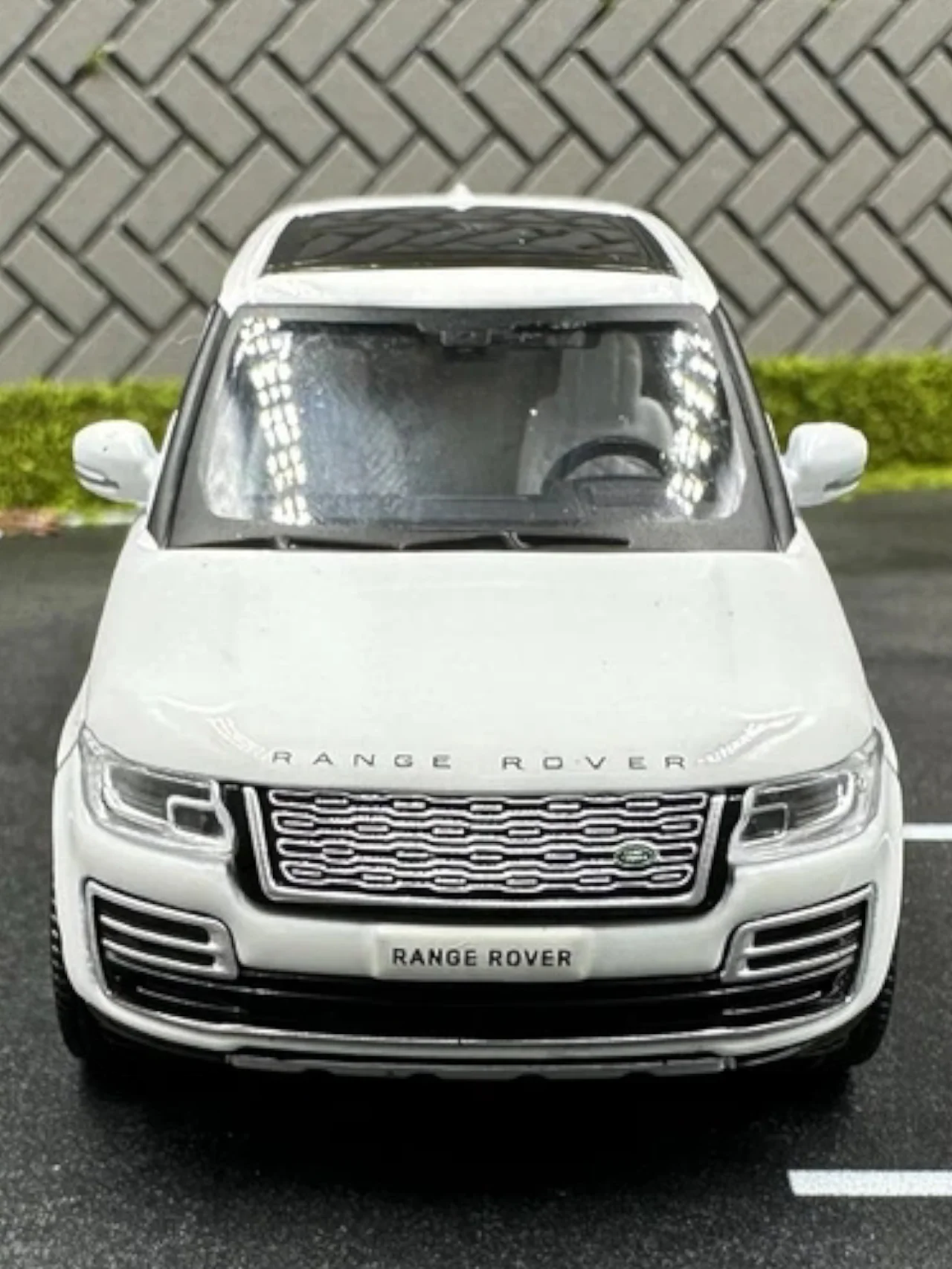 Masdi 2020 Land Rover Range Rover 1:64 Scale Diecast - Image 19