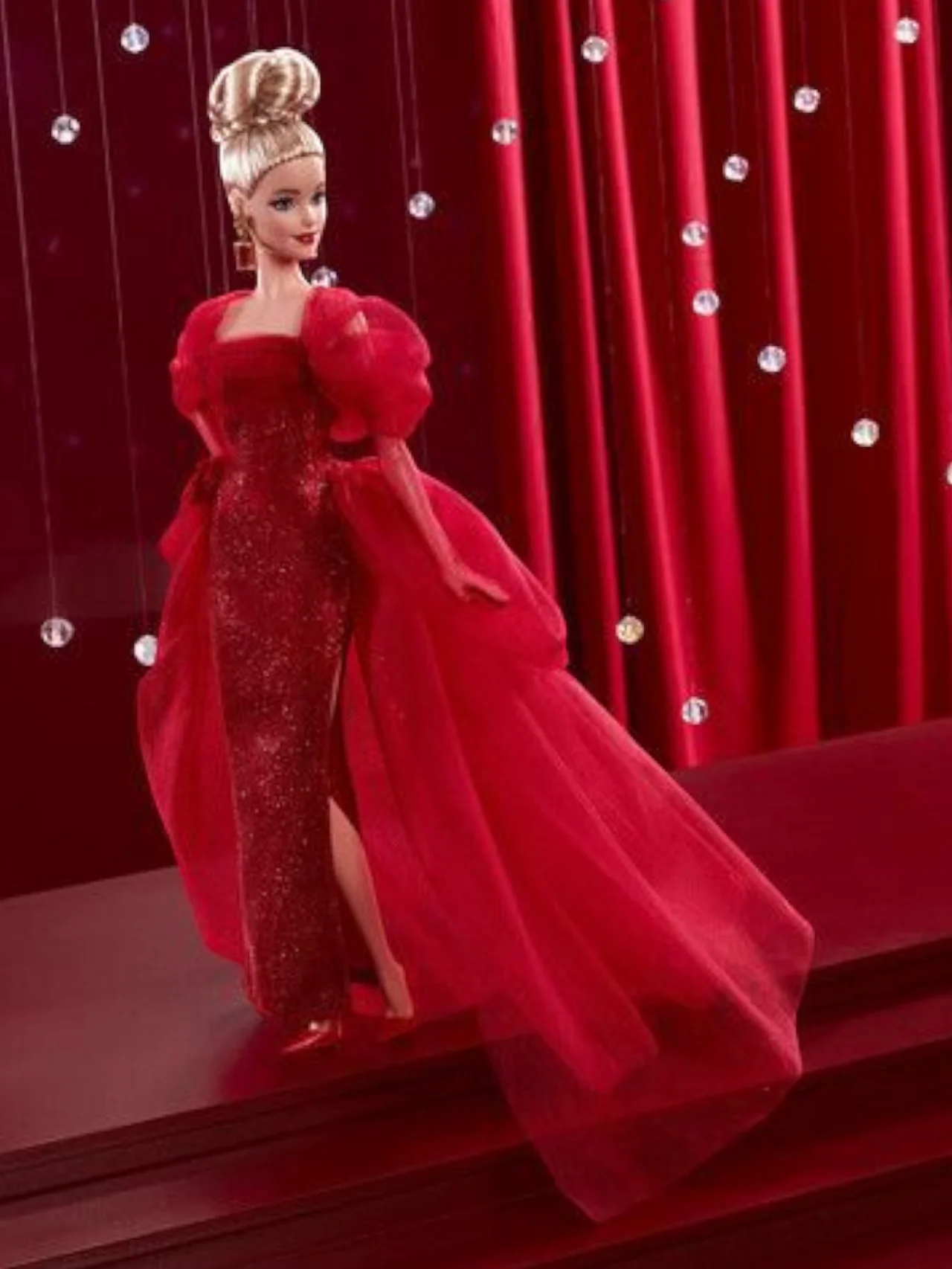 Mattel Collectible - Barbie Signature Mattel 80th Anniversary Doll Blonde - Image 4