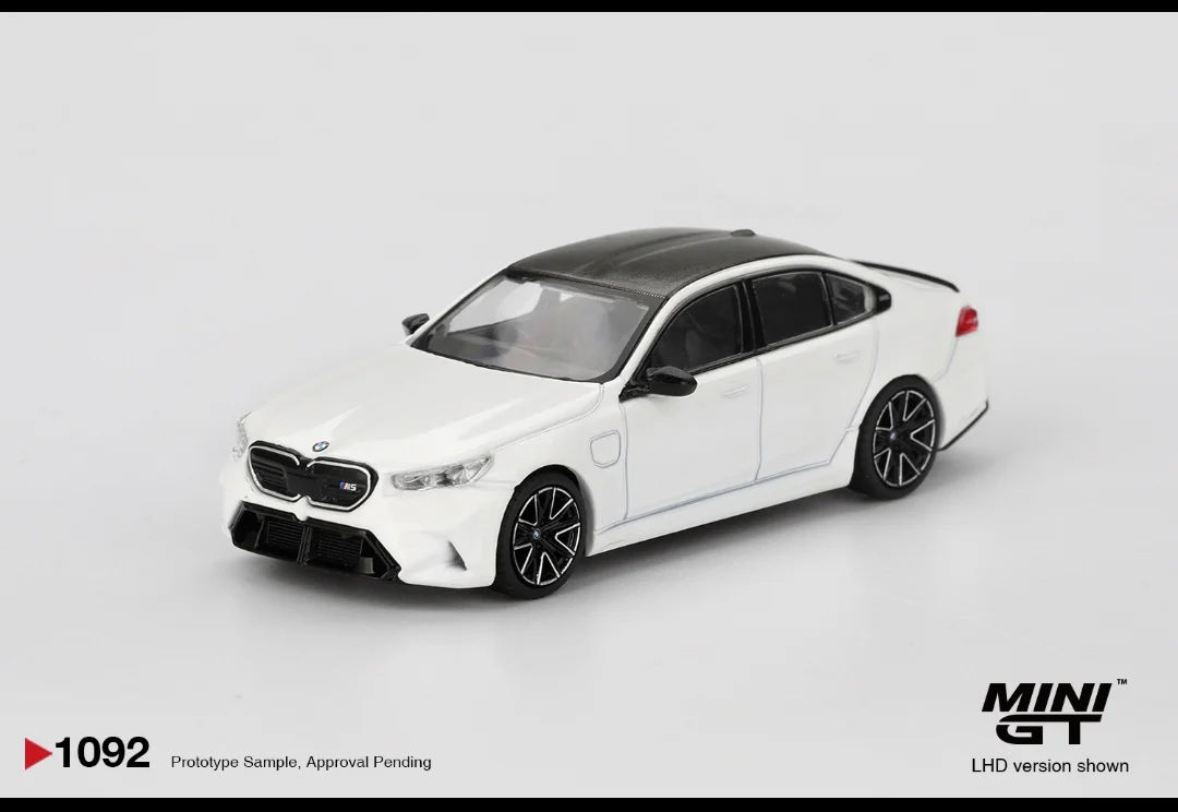Mini GT BMW M5 Alpine White #1092 1:64 Scale - Image 3