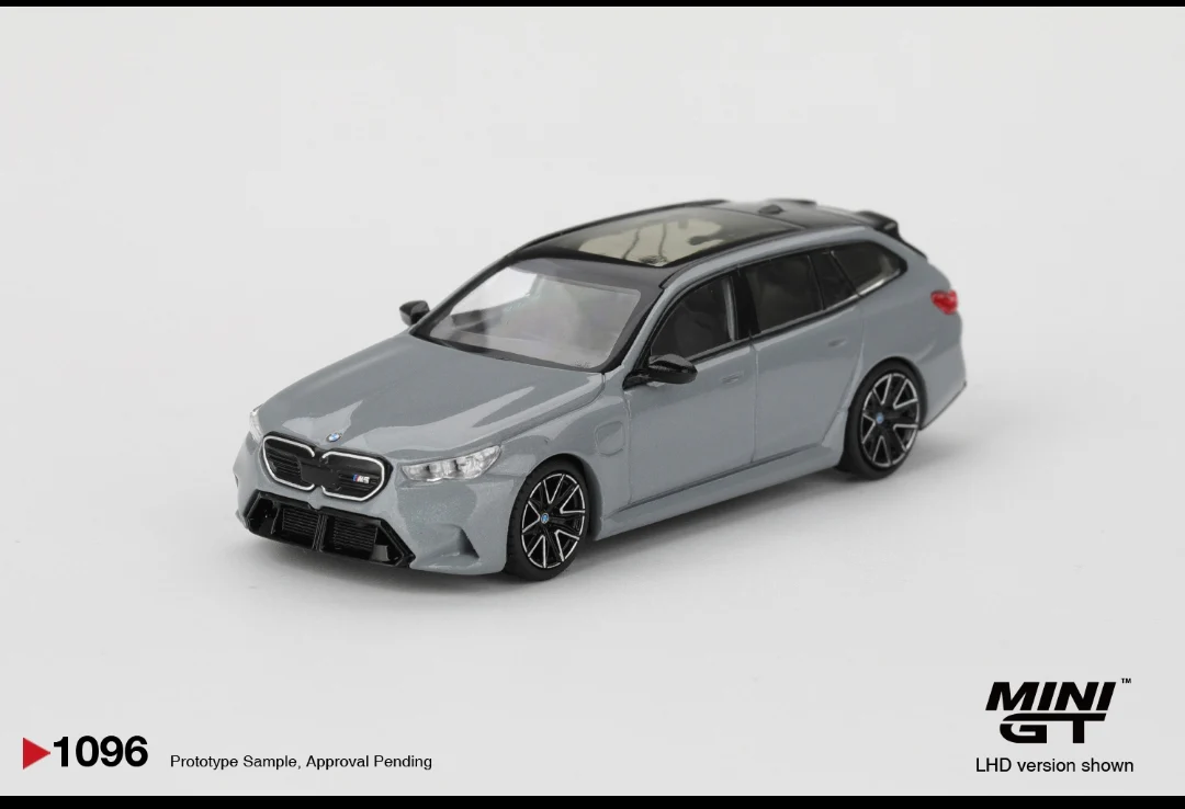 Mini GT BMW M5 Touring G99 Brooklyn Grey Metallic (No.1096) 1:64 Scale - Image 4