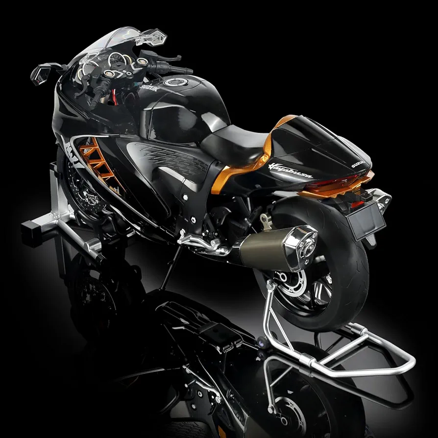 Suzuki Hayabusa Superbike Collectible Model – Black & Gold edition 1:6 scale - Image 9