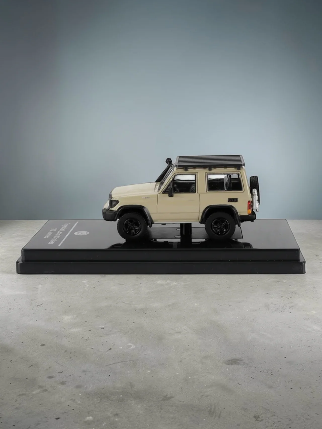 PARA64 TOYOTA LAND CRUISER 70 Series 1:64 Scale-Legendary Off-road Diecast Model - Image 2