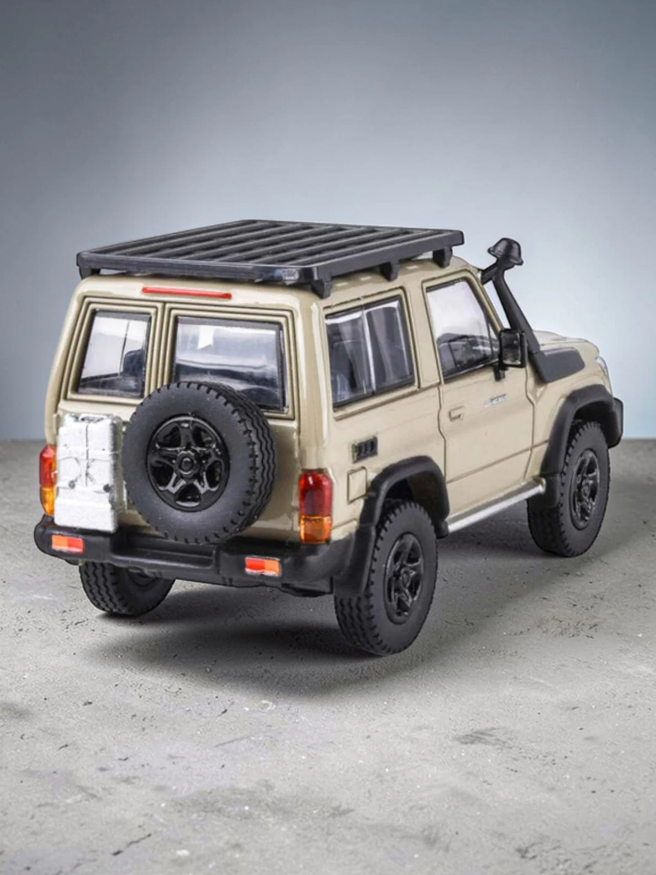 PARA64 TOYOTA LAND CRUISER 70 Series 1:64 Scale-Legendary Off-road Diecast Model - Image 5