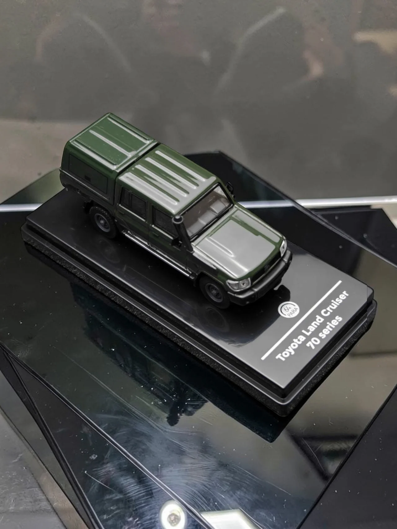 PARA64 2014 Toyota Land Cruiser LC 79 Military Green Diecast Model-1:64 Scale Classic Off-Road Legend - Image 3
