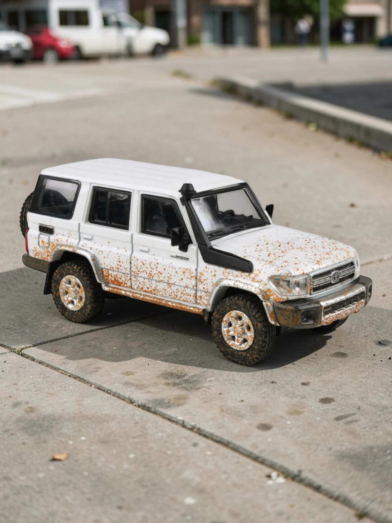 PARA64 Toyota Land Cruiser 70 Series-1:64 Scale Diecast Collector Model - Image 3