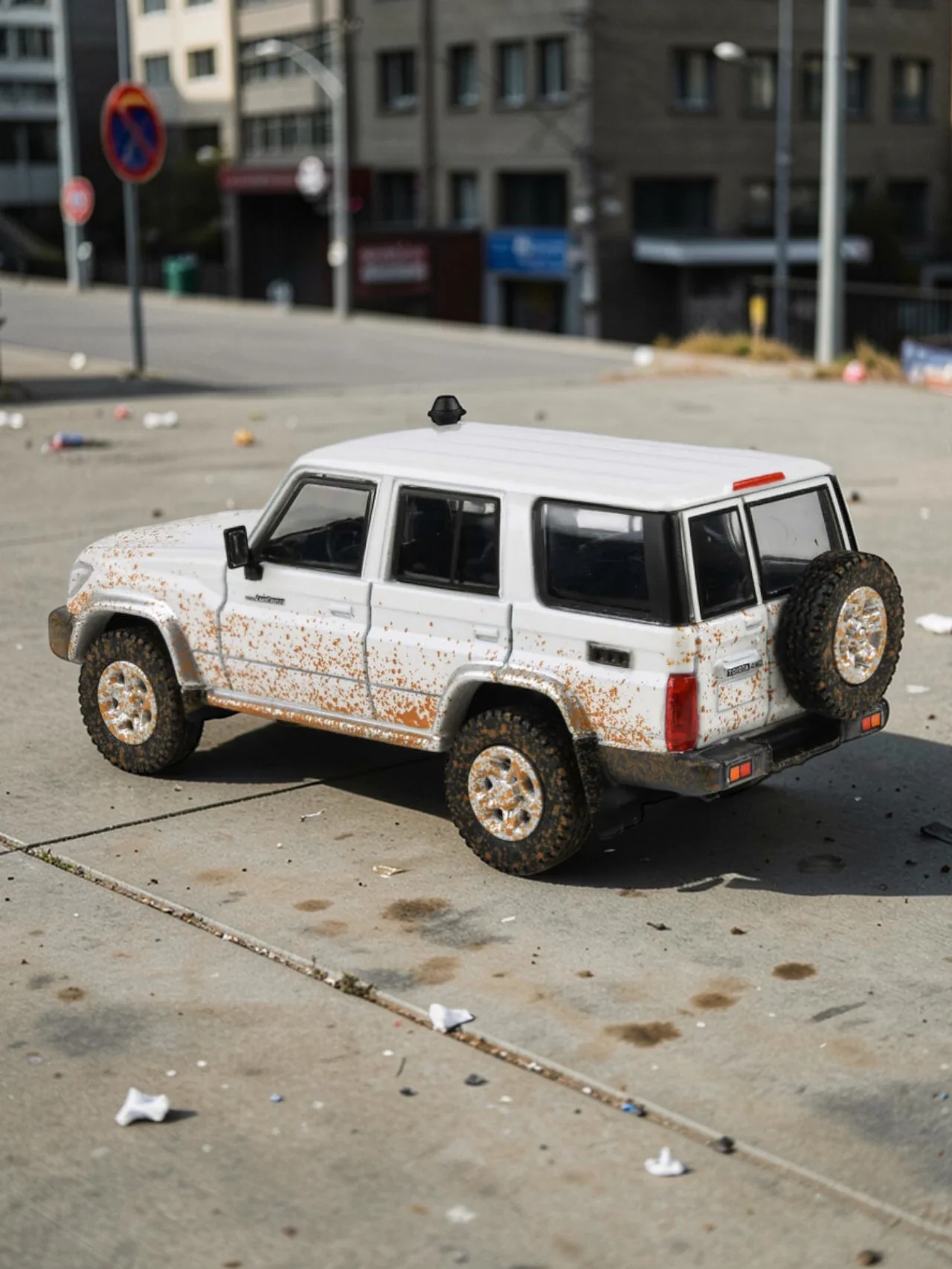 PARA64 Toyota Land Cruiser 70 Series-1:64 Scale Diecast Collector Model - Image 4